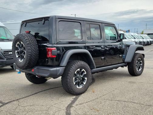 Black Clearcoat 2025 Jeep Wrangler 4xe Rubicon