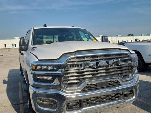 2025 RAM 2500 Tradesman Crew Cab 4x4 6'4' Box