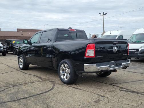 Diamond Black Crystal Pearlcoat 2020 RAM 1500 Big Horn/Lone Star