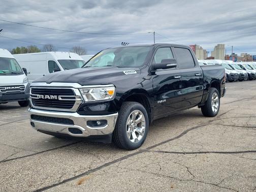 Diamond Black Crystal Pearlcoat 2020 RAM 1500 Big Horn/Lone Star