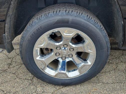 Diamond Black Crystal Pearlcoat 2020 RAM 1500 Big Horn/Lone Star