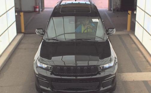 Diamond Black Crystal Pearlcoat 2024 Jeep Grand Cherokee L Limited