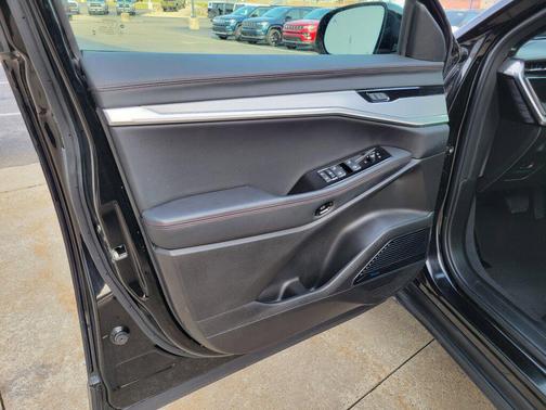 Diamond Black Crystal Pearlcoat 2024 Jeep Wagoneer Series II Carbide 4x4