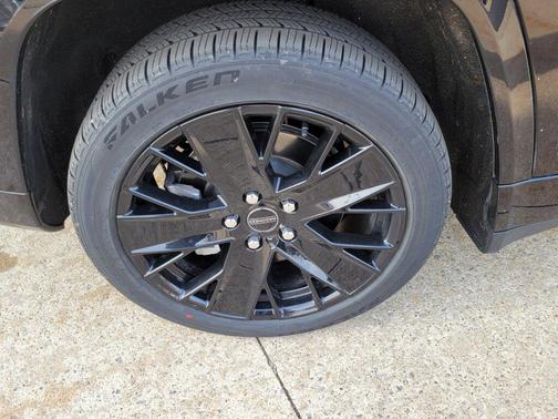 Diamond Black Crystal Pearlcoat 2024 Jeep Wagoneer Series II Carbide 4x4