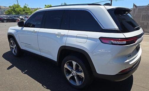 Bright White Clearcoat 2023 Jeep Grand Cherokee 4xe Base