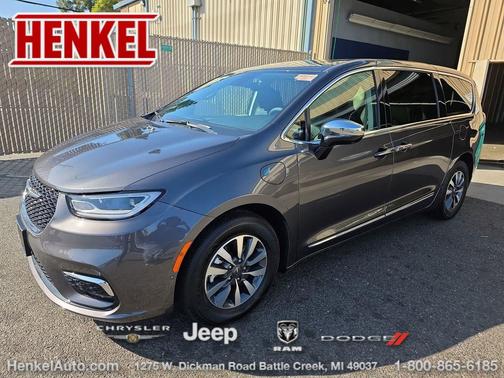 Granite Crystal Metallic Clearcoat 2023 Chrysler Pacifica Hybrid Limited