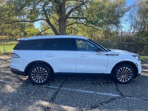 2023 Lincoln Aviator Standard AWD