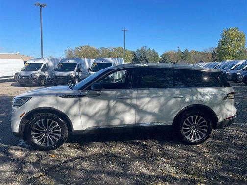 2023 Lincoln Aviator Standard AWD