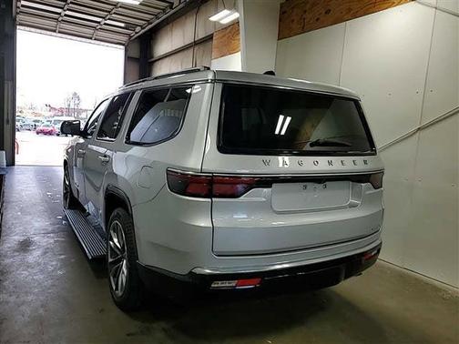 Silver Zynith 2024 Jeep Wagoneer Series III 4x4