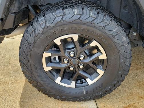 Granite Crystal Metallic Clearcoat 2025 Jeep Wrangler 4xe Rubicon