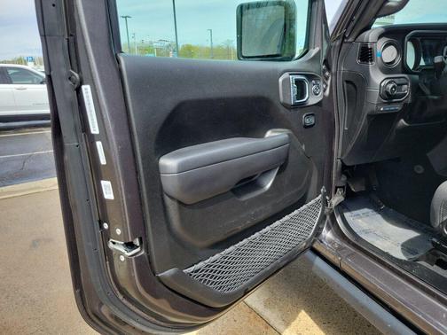 Granite Crystal Metallic Clearcoat 2025 Jeep Wrangler 4xe Rubicon