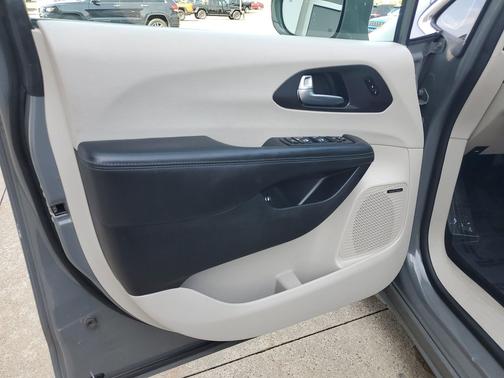 2020 Chrysler Pacifica Hybrid Limited