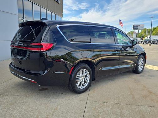 2025 Chrysler Pacifica L