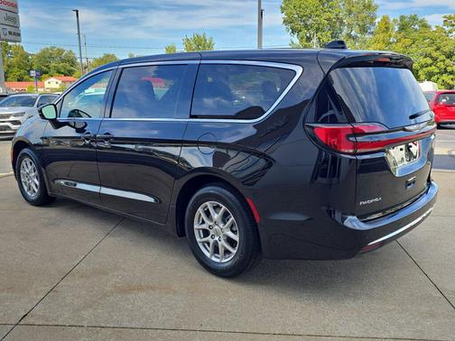 2025 Chrysler Pacifica L