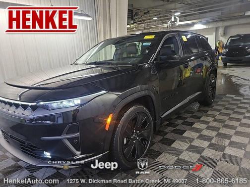 Diamond Black Crystal Pearlcoat 2024 Jeep Wagoneer S Launch Edition