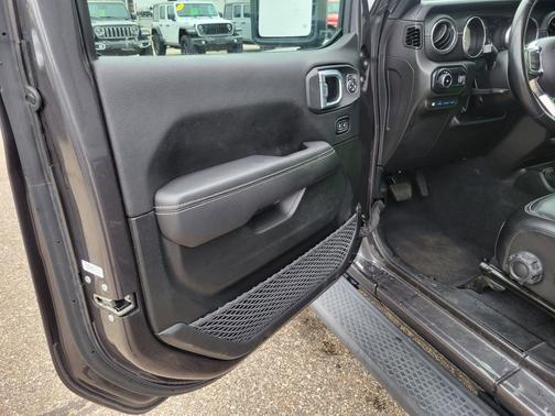 Granite Crystal Metallic Clearcoat 2023 Jeep Wrangler 4xe Sahara