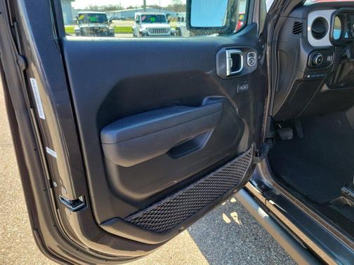 2025 Jeep Wrangler 4xe Willys