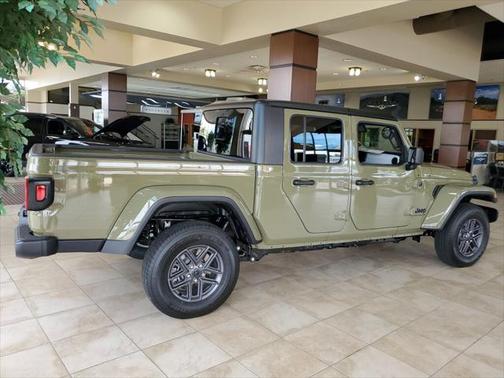 2025 Jeep Gladiator Sport S