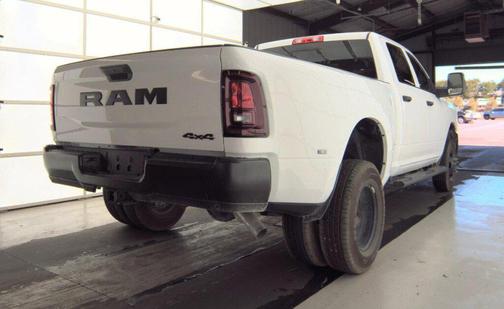 2025 RAM 3500 Tradesman Crew Cab 4x4 8' Box