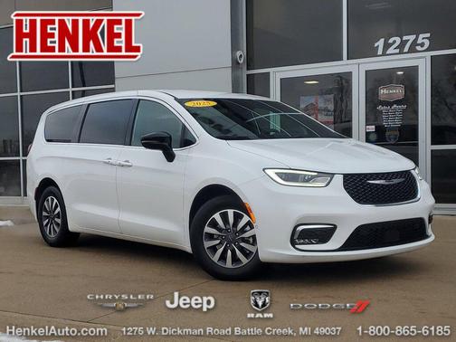 2025 Chrysler Pacifica Hybrid Select