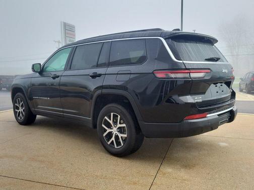 Diamond Black Crystal Pearlcoat 2024 Jeep Grand Cherokee L Limited