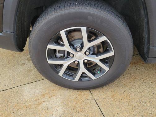 Diamond Black Crystal Pearlcoat 2024 Jeep Grand Cherokee L Limited