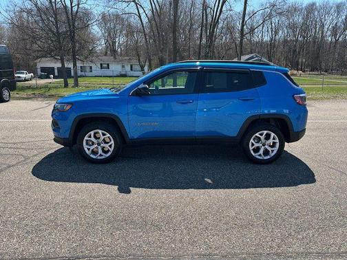 Hydro Blue Pearlcoat 2025 Jeep Compass Latitude