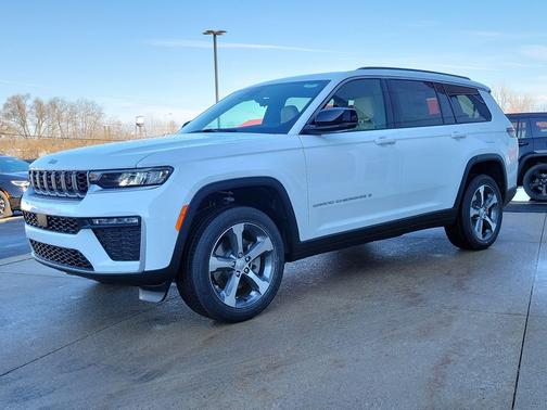 Bright White Clear-Coat Exterior Paint 2026 Jeep Grand Cherokee Limited