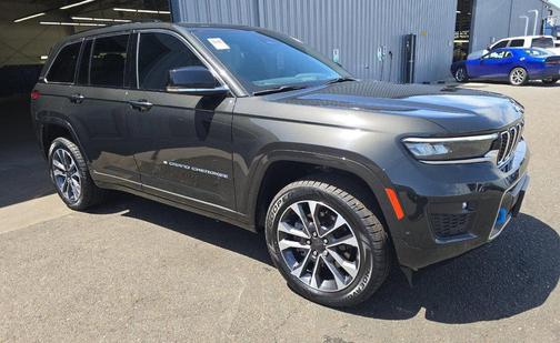 Rocky Mountain Pearlcoat 2023 Jeep Grand Cherokee 4xe Overland