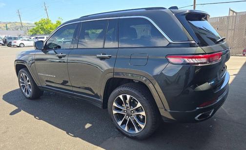 Rocky Mountain Pearlcoat 2023 Jeep Grand Cherokee 4xe Overland