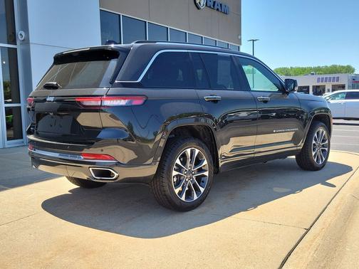 Rocky Mountain Pearlcoat 2023 Jeep Grand Cherokee 4xe Overland