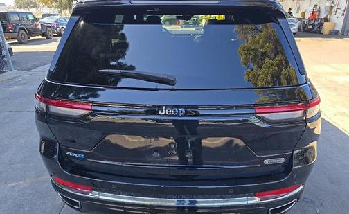 Diamond Black Crystal Pearlcoat 2023 Jeep Grand Cherokee 4xe Overland