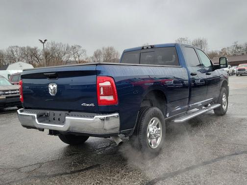 2024 RAM 2500 Tradesman Crew Cab 4x4 8' Box