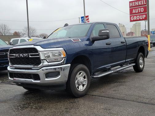 2024 RAM 2500 Tradesman Crew Cab 4x4 8' Box