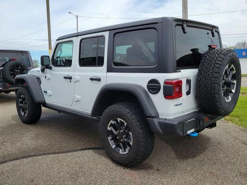 Bright White Clearcoat 2025 Jeep Wrangler 4xe Rubicon