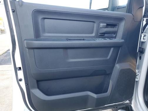 2025 RAM 2500 Tradesman Crew Cab 4x4 8' Box