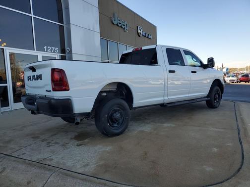 2025 RAM 2500 Tradesman Crew Cab 4x4 8' Box