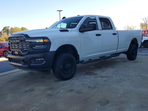 2025 RAM 2500 Tradesman Crew Cab 4x4 8' Box
