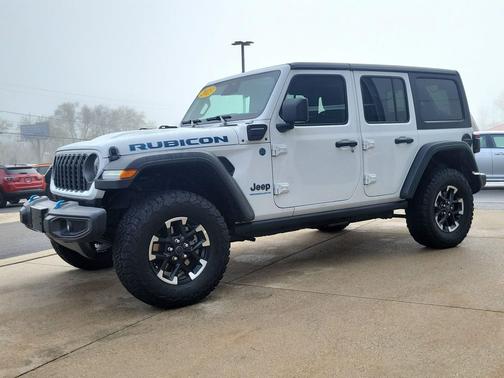 Bright White Clearcoat 2025 Jeep Wrangler 4xe Rubicon