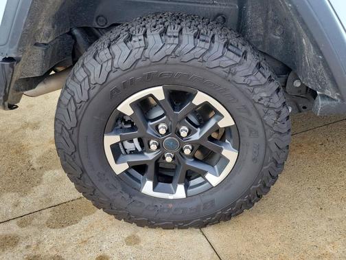 Bright White Clearcoat 2025 Jeep Wrangler 4xe Rubicon