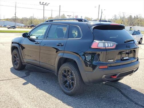 2023 Jeep Cherokee Trailhawk
