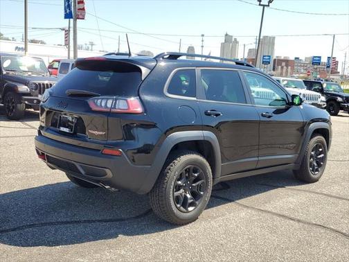 2023 Jeep Cherokee Trailhawk