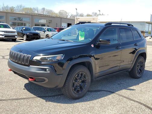 2023 Jeep Cherokee Trailhawk