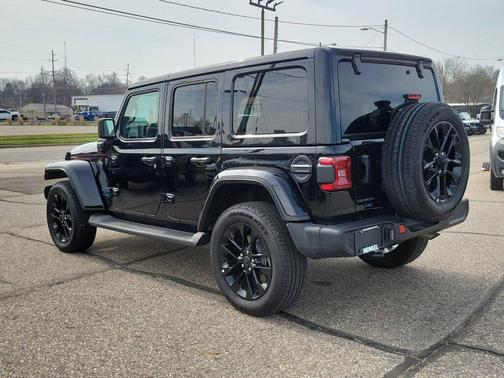 2025 Jeep Wrangler 4xe Sahara