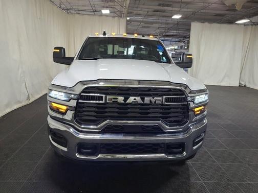 2025 RAM 2500 Tradesman Crew Cab 4x4 8' Box