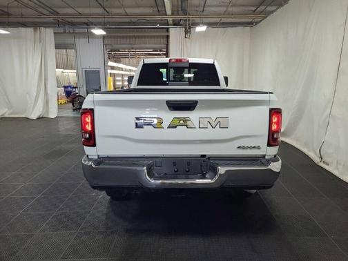 2025 RAM 2500 Tradesman Crew Cab 4x4 8' Box