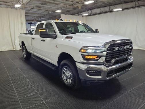 2025 RAM 2500 Tradesman Crew Cab 4x4 8' Box