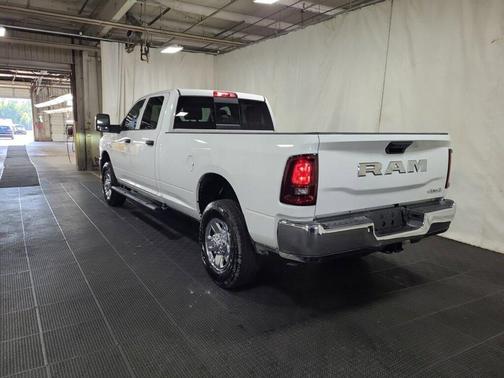 2025 RAM 2500 Tradesman Crew Cab 4x4 8' Box