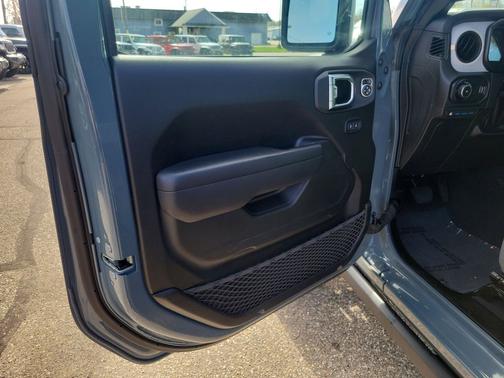 Anvil Clearcoat 2025 Jeep Wrangler 4xe Willys