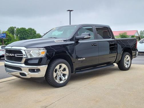 Diamond Black Crystal Pearlcoat 2021 RAM 1500 Big Horn/Lone Star